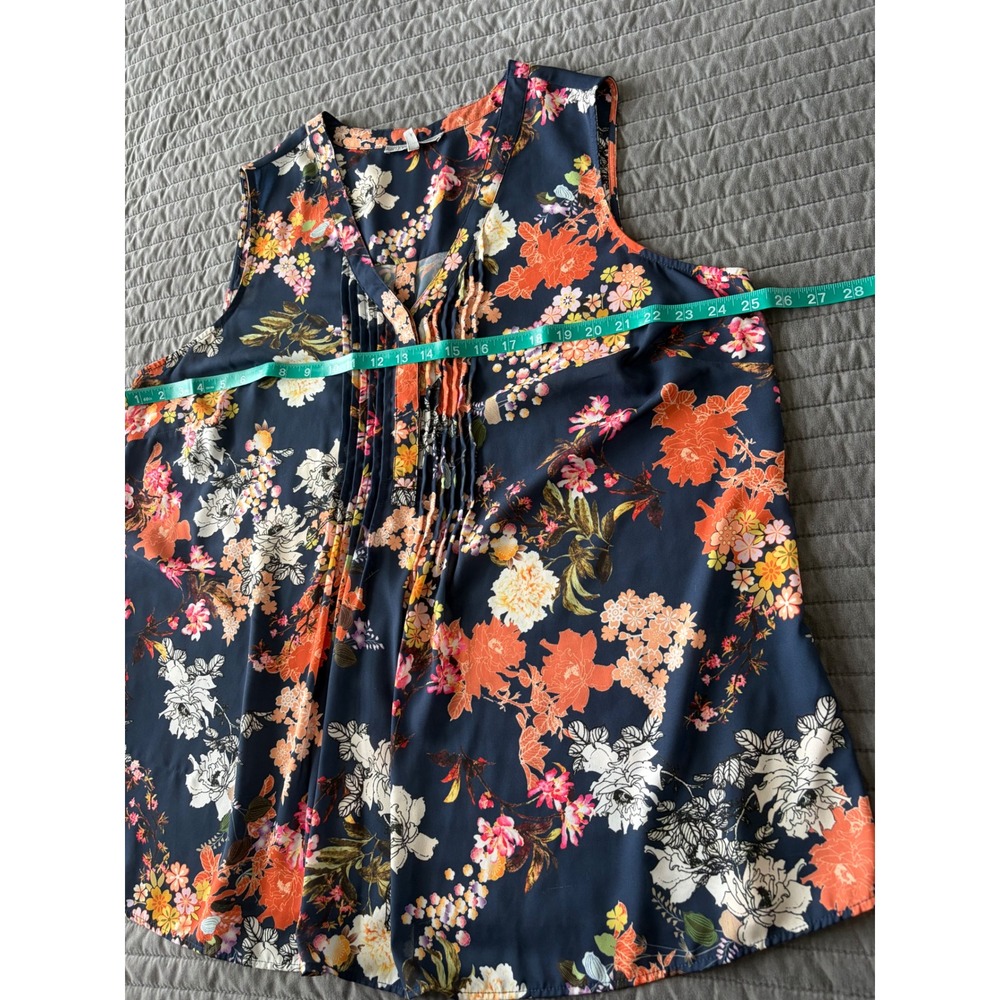 Daniel Rainn Navy Floral Pintuck V-Neck Sleeveless Blouse Plus Size DX13975PR1 - Picture 7 of 9
